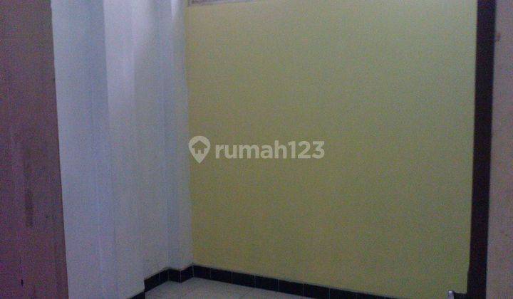 Disewakan rumah di pusat kota, 5 menit dari simpang lima, bebas banjir, air sumur tidak asin. 7