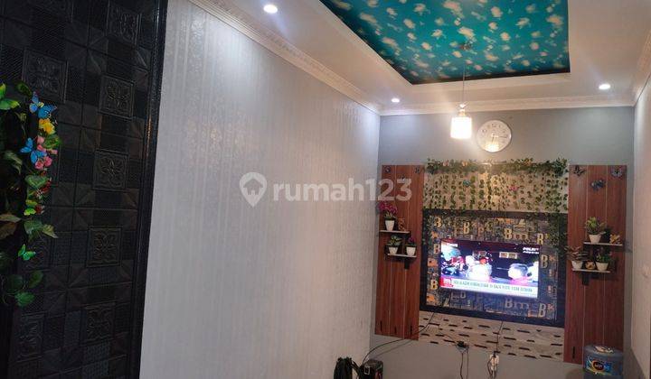 Rumah Mewah Modern Pinggir Jalan Raya Cipageran