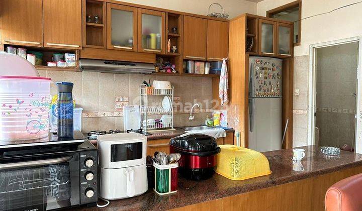 Rumah Mewah 2 Lantai di Tengah Kota  2