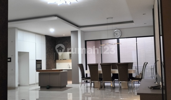 Rumah Mewah Emerald Mansion Citraland 2