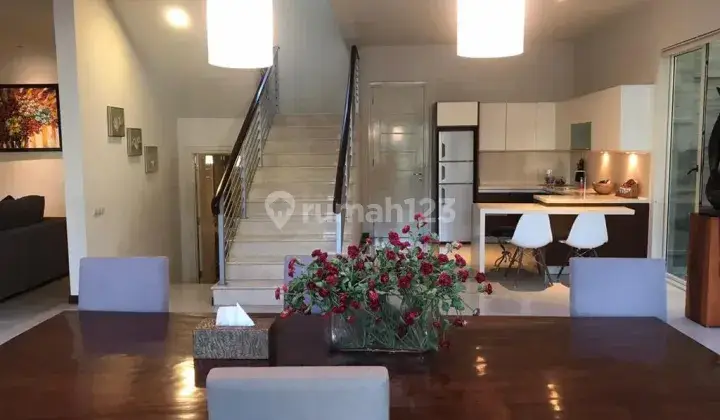 RUMAH MEWAH DIAMOND HILL CITRALAND 4