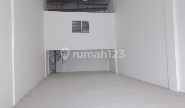 Gudang di Driyorejo 98.0 M² Dekat Akses Tol