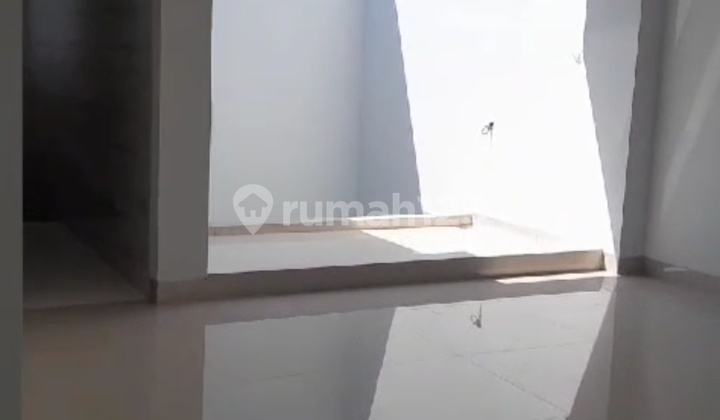 Rumah Citraland Puri Widya Utama Taman Gapura Dekat G Walk Sekolah Ciputra Pakuwon Indah Graha Family  2