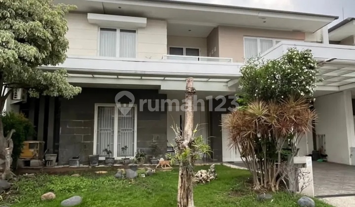 *drop Price!!! Rumah Royal Residence Cluster Favourite*l. Tanah 375m2 (15x25)l. Bangunan 450m2bangunan 2 Lantaikamar Tidur 5 + 1(3 Master Bedroom, 2 Bawah 1 Atas)kamar Mandi 4 + 1hadap Tenggara, Listrik 4400 Wattcarport 2 Mobil, Garasi 2 Mobilrow Jalan 3 