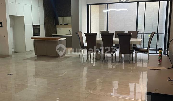 Rumah Mewah Emerald Mansion Citraland