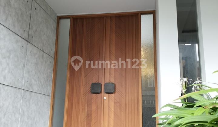 Rumah Mewah Dekat Pakuwon Mall Graha Citraland 2