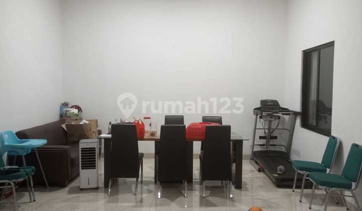 Dijual Rumah di Taman Surya