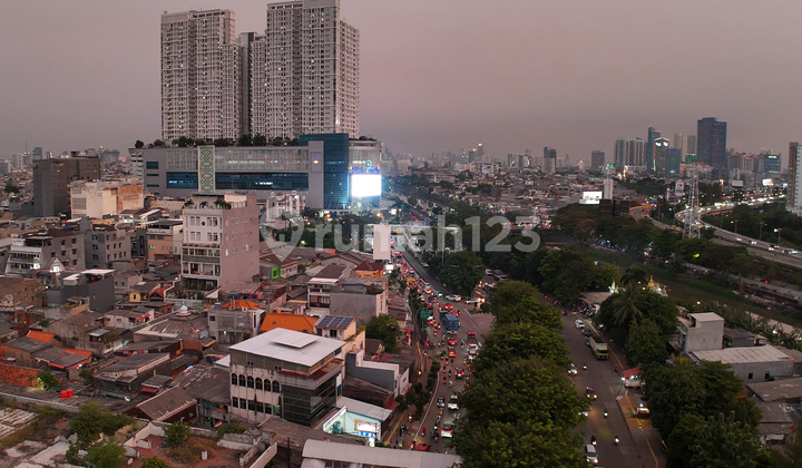 Beli Rumah Gratis Toko Ramai 24 Jam di Latumenten Raya