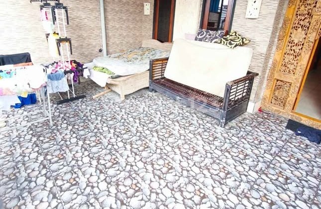 Dijual Rumah Monang Maning Garasi 4 Mobil Dekat Jalan Utama