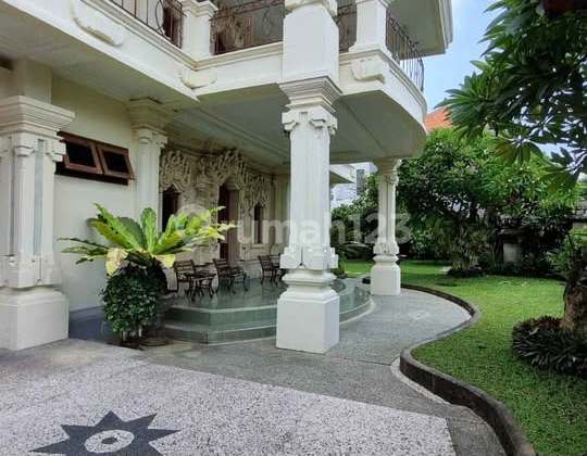 Di Jual Rumah Mewah Jalan Sekar Tunjung , Denpasar, Bali