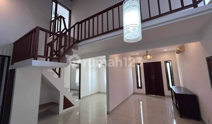 For sale: 1.5-Story House in Gunung Mas, Padang Sambian 2