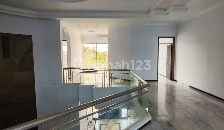 Rumah Mewah di Jalan Nangka Denpasar 2