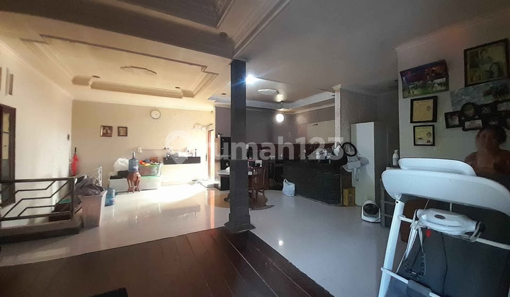 For Sale Immediately House on Pulau Moyo Street, South Denpasar 2