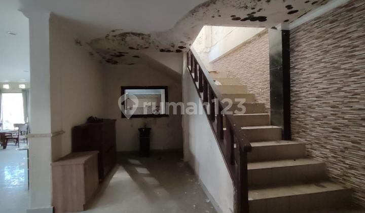 For Sale 2-Story House in Kertalangu, Gumitir, East Denpasar 2