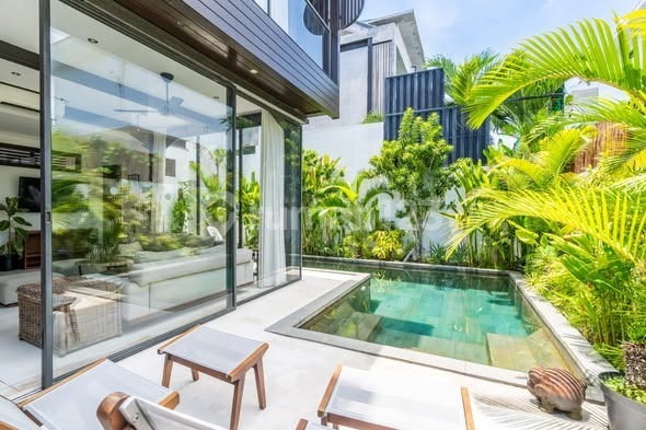 Brand New Villa Available in Berawa - Walking Distance to Frestive Brand New Villa Available in Berawa - Walking Distance to Frestive