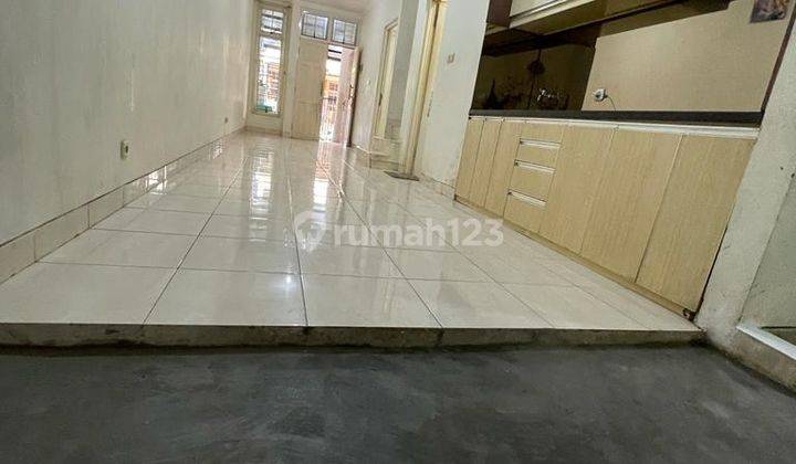 Rumah 2 Lt. siap huni di Jakarta barat 2