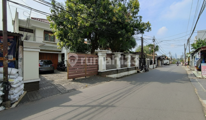 Rumah Mewah 2 Lantai LT 633 M² di Kebon Jeruk Jakarta Barat