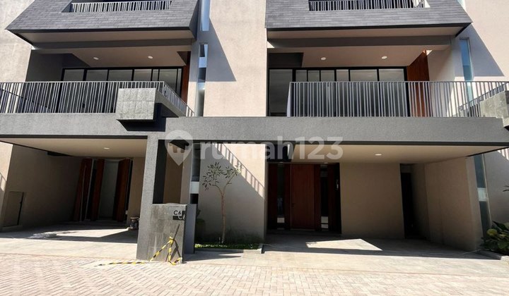 Hunian Modern 3 Lantai di Kawasan Lebak Bulus