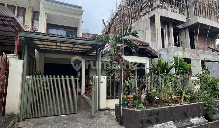 Rumah Siap Huni Pondok Indah, Harga Menarik Dekat NJOP