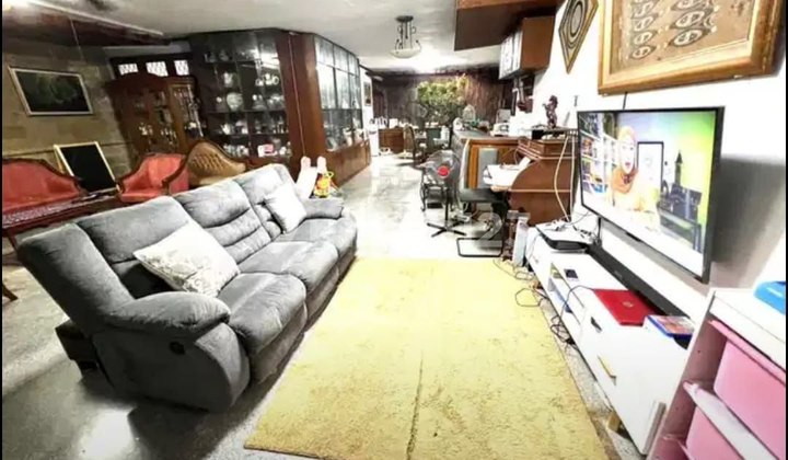 Old House in Elite Cempaka Putih Complex Rp 6.5 B Negotiable 2