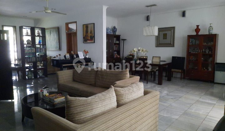 Rumah Lama Terawat Area Senopati – LT 375m², Nego Rumah Lama Terawat Area Senopati – LT 375m², Nego