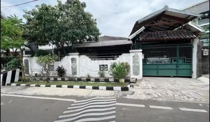 Rumah Lama Komplek Elite Cempaka Putih Rp 6,5 M Nego Rumah Lama Komplek Elite Cempaka Putih Rp 6,5 M Nego