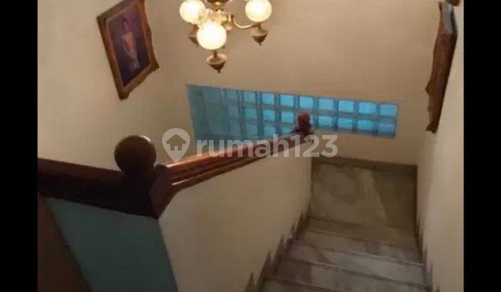 Rumah Asri dan Terawat di Jl. Cikatomas, Kebayoran Baru