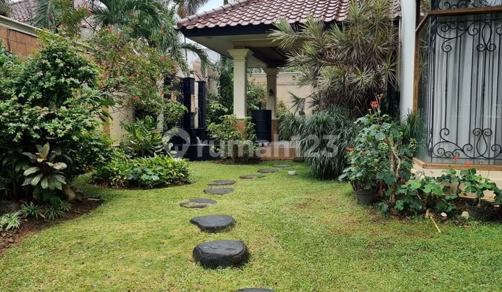 Luxury Home di Ampera Kemang, Lokasi Strategis