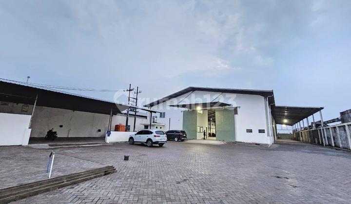 Gudang Ex. Pabrik Pelem Watu - Menganti, Gresik. Strategis Dekat Gate Tol Cerme ( Manyar - Mojokerto ), Kepatihan Industri Benowo, Raya Boboh, Driyorejo, Kedamean, Dll.
