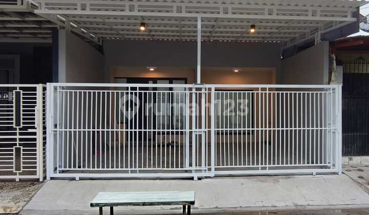 Ready-to-Occupy House in Babatan Pantai, East Surabaya. Already Renovated. Close to ITS Campus - Widya Kartika, Raya Mulyosari, Sutorejo, Pakuwon City, The Grand Kenjeran Housing, Raya Kenjeran, etc. Ready-to-Occupy House in Babatan Pantai, East Surabaya. Already Renovated. Close to ITS Campus - Widya Kartika, Raya Mulyosari, Sutorejo, Pakuwon City, The Grand Kenjeran Housing, Raya Kenjeran, etc.