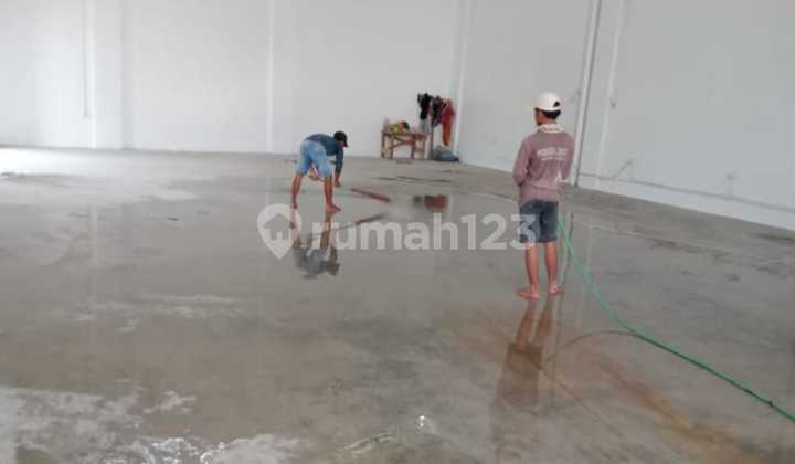 Gudang Domas - Menganti, Gresik, East Java. Only about 500 meters from the Domas - Kedamean - Legundi - Krian Provincial Highway. Accessible for double-tire trucks (long Fuso). Gudang Domas - Menganti, Gresik, East Java. Only about 500 meters from the Domas - Kedamean - Legundi - Krian Provincial Highway. Accessible for double-tire trucks (long Fuso).