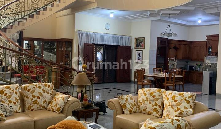 For Sale 2-Storey Luxury House in Pakuwon City, East Surabaya. Well-Maintained, Move-In Ready. Full Pile Foundation. Strategically Located Near Pakuwon City Mall - Shanghai Park - Widya Mandala Campus - Cita Hati, Gloria, Xin Zhong School, Etc. 2