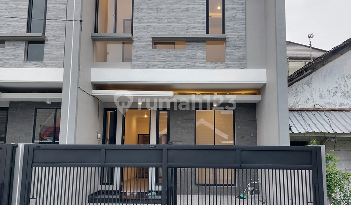 Rumah Baru 2 Lantai Klampis Semolo, Merr, Surabaya Timur. Dekat Raya Merr - Hokky Supermarket - Arief Rahman Hakim - Raya Kertajaya Indah - Dharmahusada Indah - Galaxy Mall, Dll.