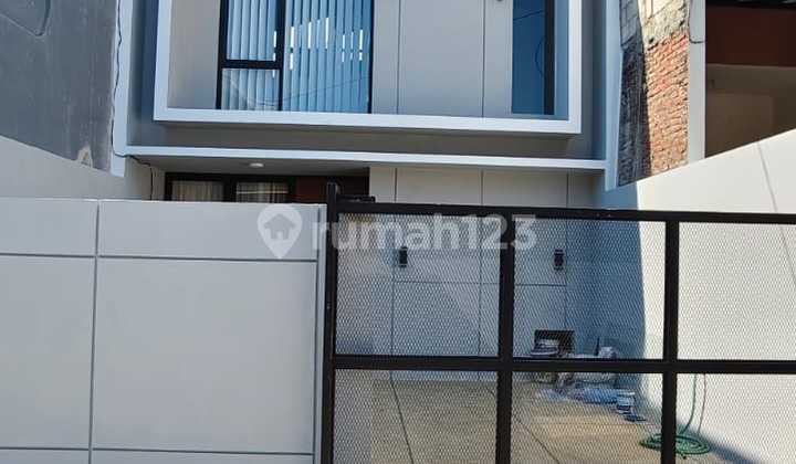 Rumah Baru 2 Lantai Mulyosari, Surabaya Timur. Modern Eropa Design, Premium Quality. Dekat Kampus Its - Widya Kartika, Raya Mulyosari, Sutorejo, Pakuwon City, Babatan Pantai, Raya Kenjeran, Dll.