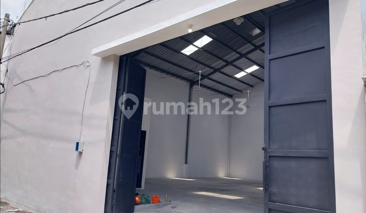 New Middle Cotton Warehouse, Tambaksari District, East Surabaya. Near Raya Kedung Cowek Suramadu - Kenjeran - Kapasan - Kedinding - Nambangan - Kyai Tambak Deres, etc.