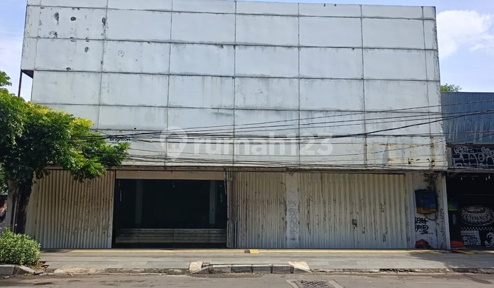 Shophouse on Mayjend Sungkono Main Road, West Surabaya. Access to Mayjend Sungkono Main Road, Near Satelit Toll Road - Indragiri Main Road - Adityawarman - Ciputra World Mall - Hr. Muhammad Main Road, etc. 1
