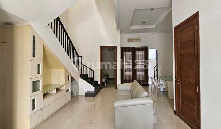 Rumah Siap Huni 2 Lantai Graha Famili Dekat Citraland, Wisata Bukit Mas, Royal Residence, Pakuwon Indah, Pakuwon Mall, Darmo Permai, Dll. 2
