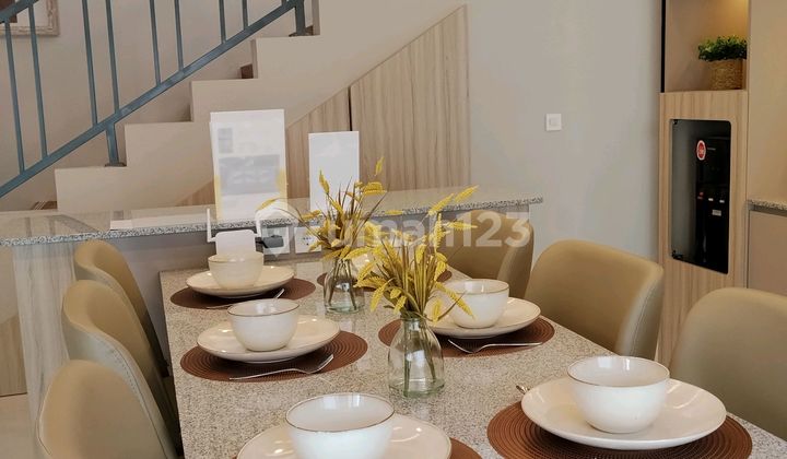 Rumah Baru 2 Lantai Graha Famili, Surabaya Barat. Dekat Pakuwon Indah - Dian Istana - Bukit Darmo Golf - Citraland, Dll. 2