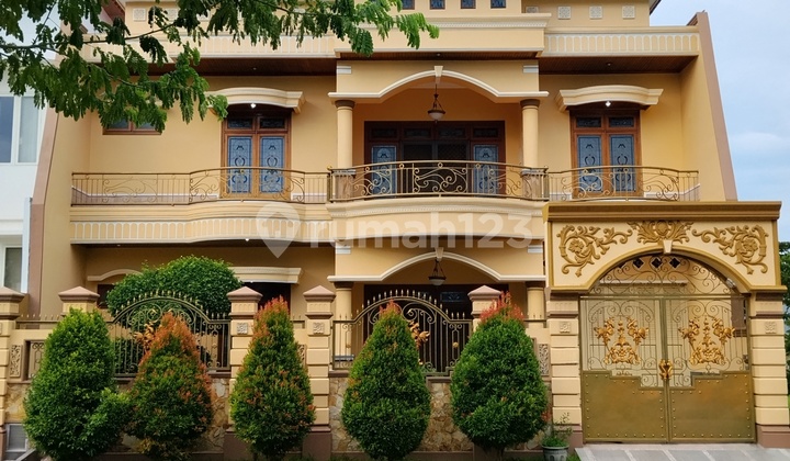 Dijual Rumah Mewah 2 Lantai Pakuwon City, Surabaya Timur. Kondisi Terawat Siap Huni. Pondasi Pancang Full. Strategis Dekat Pakuwon City Mall - Shanghai Park - Kampus Widya Mandala - Cita Hati, Gloria, Xin Zhong School, Araya 1 / Araya I, Kertajaya Indah, 