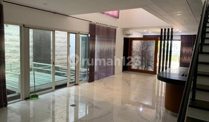 Rumah 2 Lantai Graha Famili, Surabaya Barat. Siap Huni Semi Furnished. Dekat Dian Istana - Citraland - Bukit Darmo Golf - Pakuwon Indah - Pakuwon Mall, Dll. Rumah 2 Lantai Graha Famili, Surabaya Barat. Siap Huni Semi Furnished. Dekat Dian Istana - Citraland - Bukit Darmo Golf - Pakuwon Indah - Pakuwon Mall, Dll.