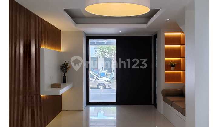 Rumah Baru 2 Lantai Dian Istana, Wiyung, Surabaya Barat. Dekat Graha Famili - Bukit Darmo Golf - Citraland - Royal Residence - Pakuwon Indah - Pakuwon Mall - Darmo Permai - Wisata Bukit Mas, Dll. 2