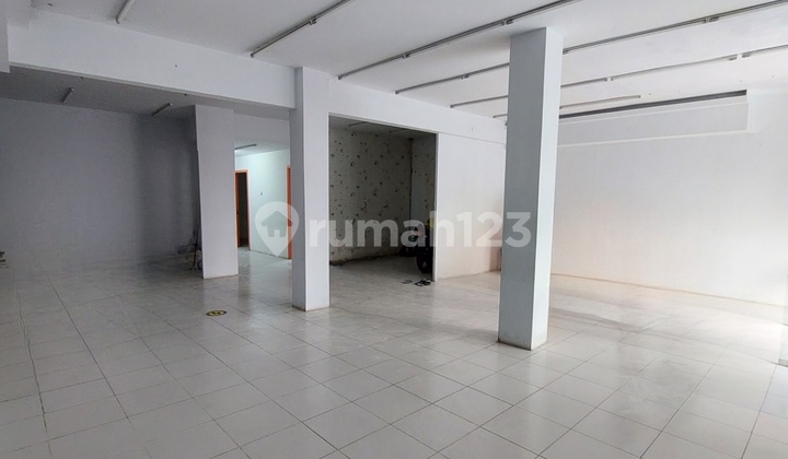 1.5-Story Shop House, 14 Meters Wide, Dharmahusada Main Road, East Surabaya. Near Dharmahusada Indah Main Road - Merr Dharmahusada - Kertajaya Indah - Manyar Kertoarjo - Airlangga University Campus - Galaxy Mall - Karang Menjangan - Prof. Dr. Moestopo Street - Dr. Soetomo General Hospital - Waron Maternity Hospital