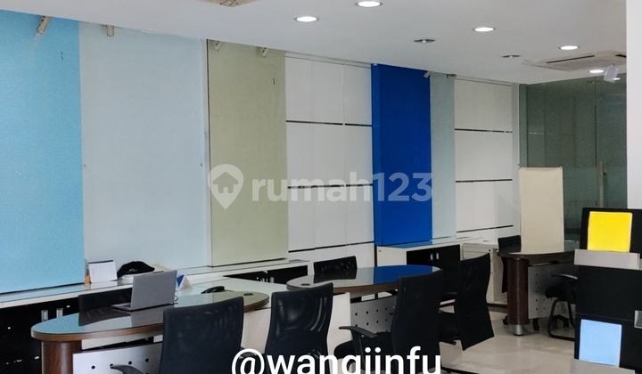 Gedung Kantor 3 Lantai Raya Jemursari, Surabaya Selatan. Strategis Dekat Raya Ahmad Yani - Jemur Andayani - Rungkut Industri - Margorejo Indah - Tenggilis - Kendangsari, Dll.