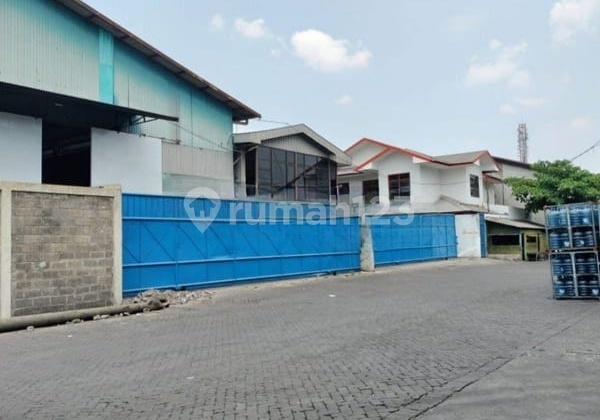 Gudang Margomulyo, Surabaya Barat. Dekat Tambak Osowilangun - Kalianak - Greges Jaya - Pelabuhan Tanjung Perak - Pelabuhan Terminal Peti Kemas Teluk Lawang - Kebomas Gresik, Dll. Gudang Margomulyo, Surabaya Barat. Dekat Tambak Osowilangun - Kalianak - Greges Jaya - Pelabuhan Tanjung Perak - Pelabuhan Terminal Peti Kemas Teluk Lawang - Kebomas Gresik, Dll.