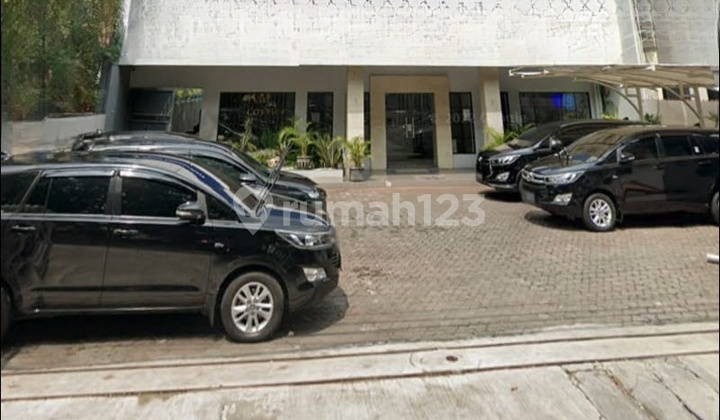 Single-Story Commercial Building Former Office at Zero Diponegoro Main Road, Central Surabaya. Central Surabaya Commercial Area Suitable for Various Types of Businesses; Office - Bank - Clinic - Retail - Showroom - Cafe - Restaurant, etc. Single-Story Commercial Building Former Office at Zero Diponegoro Main Road, Central Surabaya. Central Surabaya Commercial Area Suitable for Various Types of Businesses; Office - Bank - Clinic - Retail - Showroom - Cafe - Restaurant, etc.