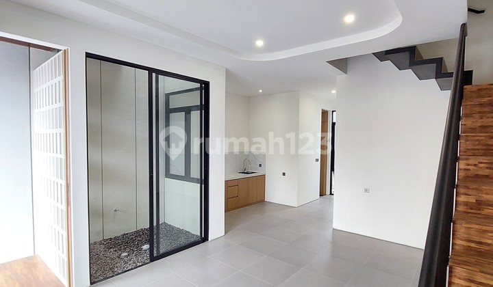 Rumah Baru 2 Lantai Klampis Semolo, Surabaya Timur. Strategis Dekat Raya Merr Dharmahusada Indah - Kertajaya Indah - Hokky Buah Supermarket - Galaxy Mall - Kampus Its - Kampus Unair - Manyar Kertoarjo - Klampis Jaya, Dll. 2