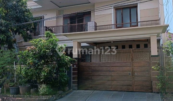 Well-Maintained 2-Story House in Galaxi Bumi Permai / Araya Phase 1, East Surabaya. Close to Puri Galaxy Housing - Regency 21 Arief Rahman Hakim - Manyar Kerta Adi - Kertajaya Indah - Dharmahusada Indah - Pakuwon City - ITS Campus - Hang Tuah Campus - Merr Galaxy M 2