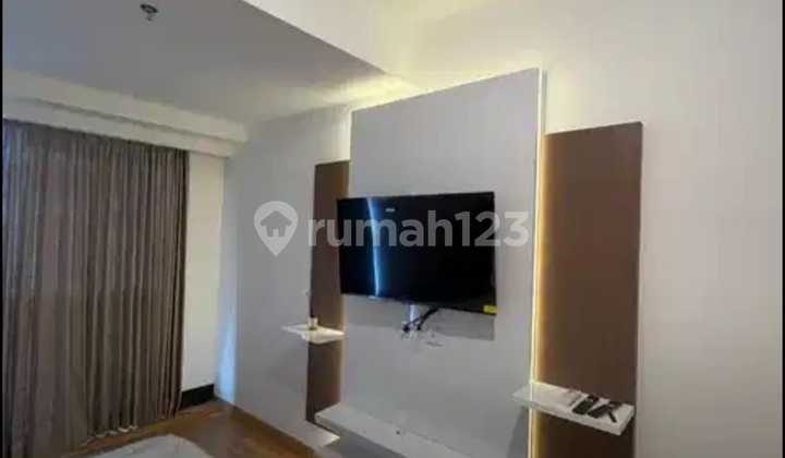 The Peak Residence Apartment, Tunjungan Plaza 5, Central Surabaya. 3-Bedroom Unit (3 Br) Furnished. Connected to Tunjungan Plaza 5. Strategically Located in the City Center with Access to Basuki Rahmat Main Road - Embong Malang, etc. The Peak Residence Apartment, Tunjungan Plaza 5, Central Surabaya. 3-Bedroom Unit (3 Br) Furnished. Connected to Tunjungan Plaza 5. Strategically Located in the City Center with Access to Basuki Rahmat Main Road - Embong Malang, etc.