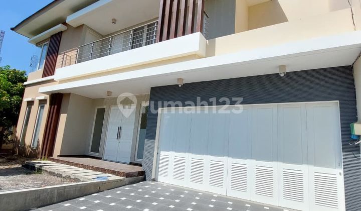 2-Storey House at Dian Istana, Wiyung, West Surabaya. Near Satelit Toll Road, Mayjend Sungkono - Hr. Muhammad Highway, Graha Famili, Citraland, Bukit Darmo Golf, Royal Residence, Etc.
