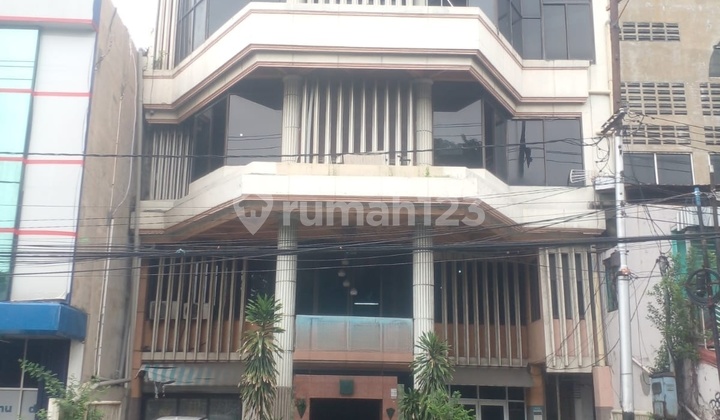 4,5-Story Shop House on Jalan Raya Manyar, Central Surabaya. Near Raya Ngagel Jaya Selatan - Bratang Binangun - Barata Jaya - Nginden - Kertajaya Indah - Menur - Jemursari - Prapen - Panjang Jiwo - Jagir Wonokromo, etc. 4,5-Story Shop House on Jalan Raya Manyar, Central Surabaya. Near Raya Ngagel Jaya Selatan - Bratang Binangun - Barata Jaya - Nginden - Kertajaya Indah - Menur - Jemursari - Prapen - Panjang Jiwo - Jagir Wonokromo, etc.